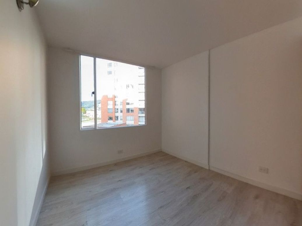 Apartamento de 3 alcobas en arriendo en Rincon Del Cedro, Bogotá, 99 m² · foto 16 de 20
