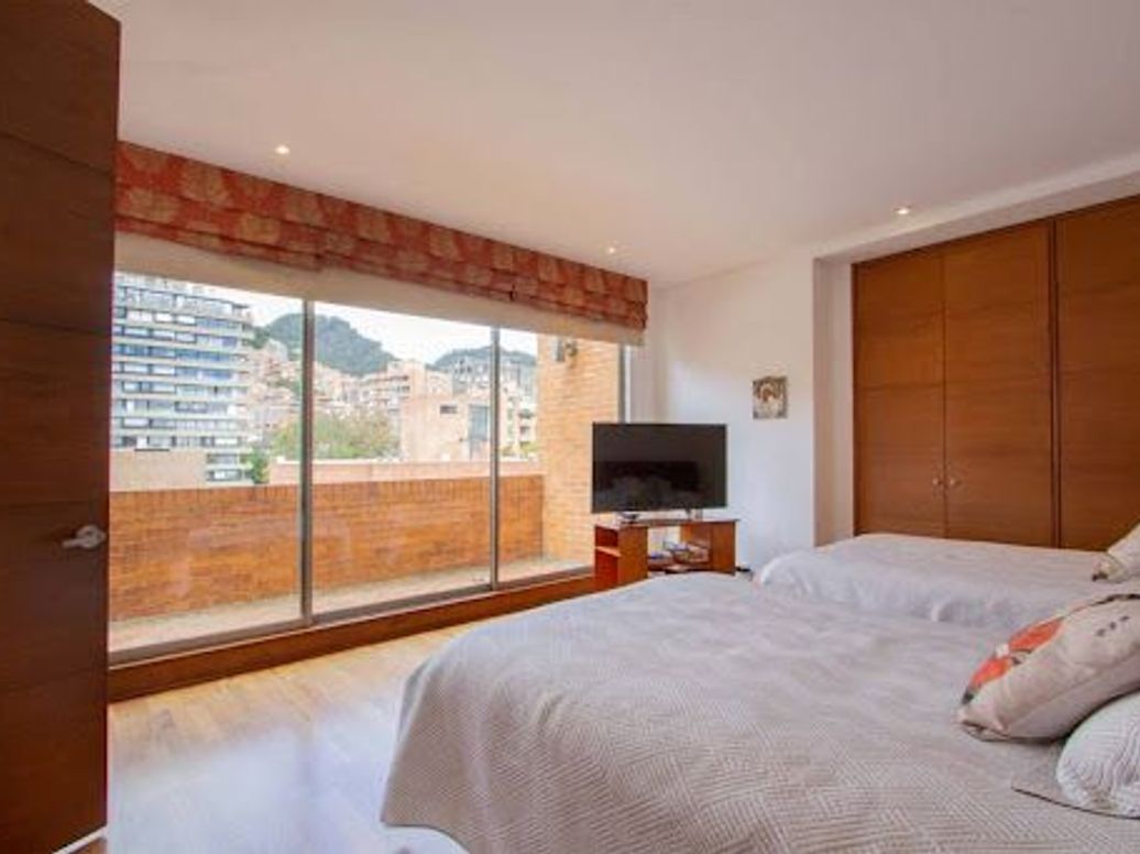 Apartamento de 4 alcobas en venta en La Cabrera, Bogotá, 342 m² · foto 19 de 20