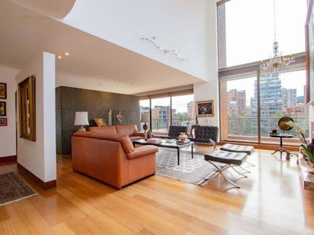Apartamento de 4 alcobas en venta en La Cabrera, Bogotá, 342 m² · foto 2 de 20