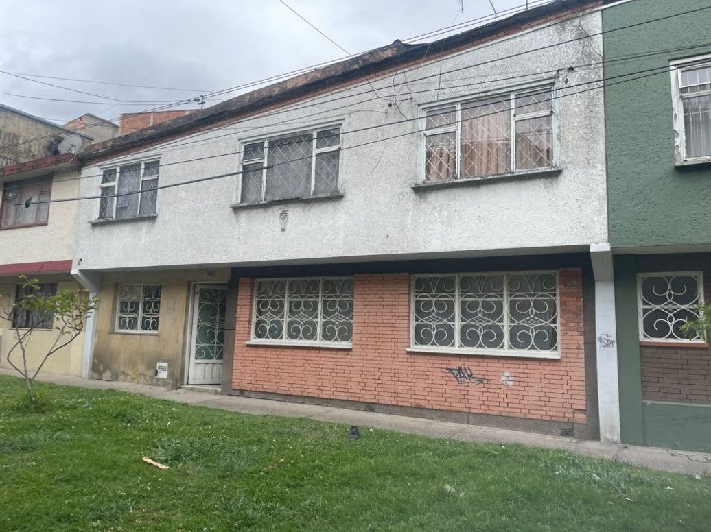 Casa de 6 alcobas en venta en Santa Isabel Sur, Bogotá, 177 m² · foto 2 de 20