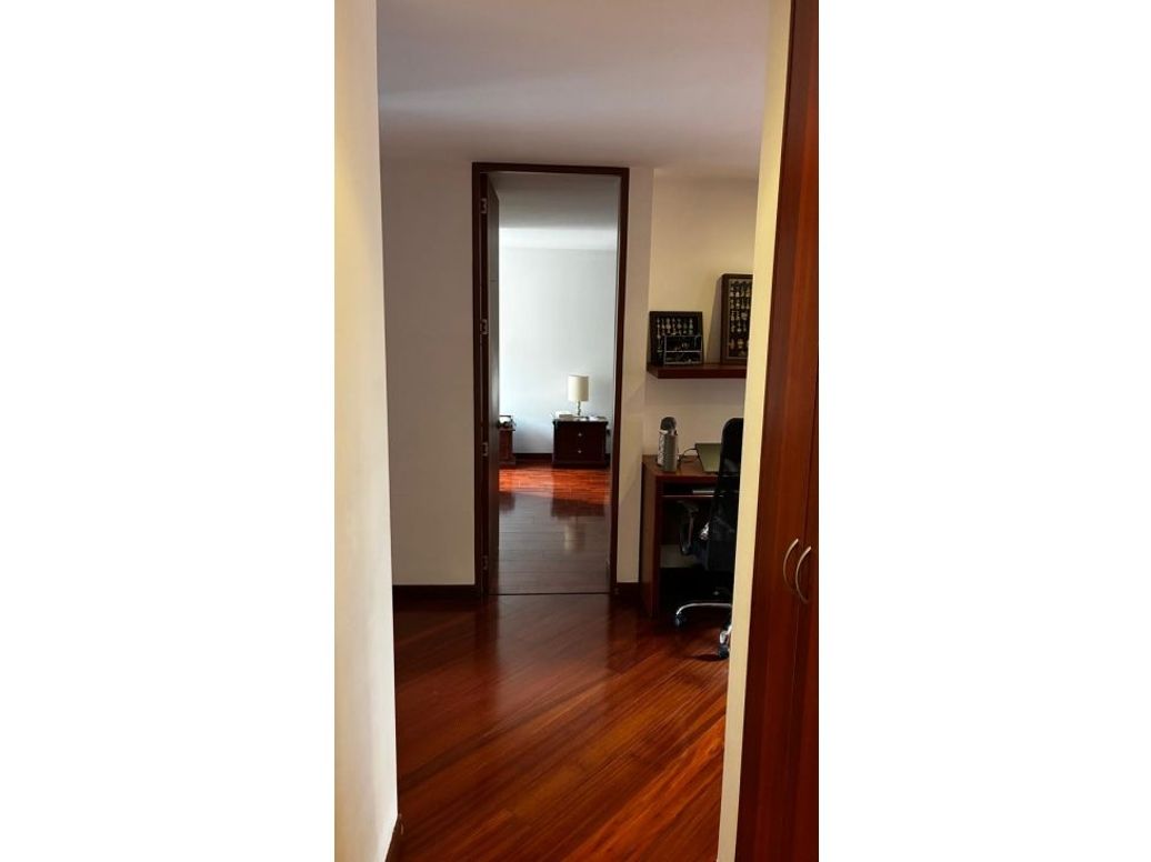 Apartamento de 3 alcobas en venta en Lago Cordoba, Bogotá, 154 m² · foto 4 de 20