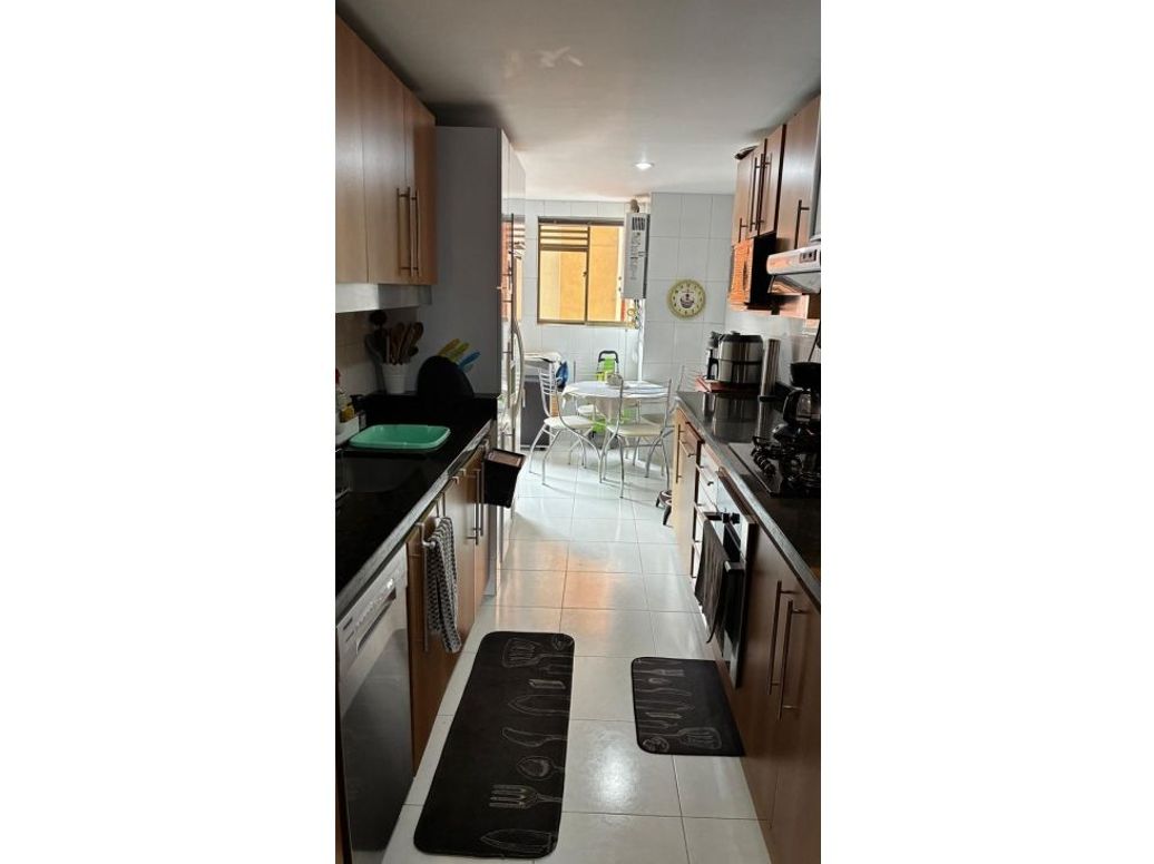 Apartamento de 3 alcobas en venta en Lago Cordoba, Bogotá, 154 m² · foto 14 de 20