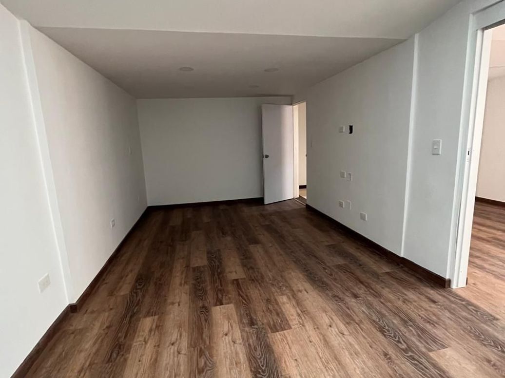 Apartamento de 3 alcobas en venta en Cr. El Bosque, Bogotá, 130 m² · foto 10 de 15
