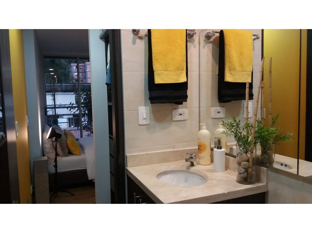 Apartaestudio en venta en La Macarena, Bogotá, 44 m² · foto 3 de 7