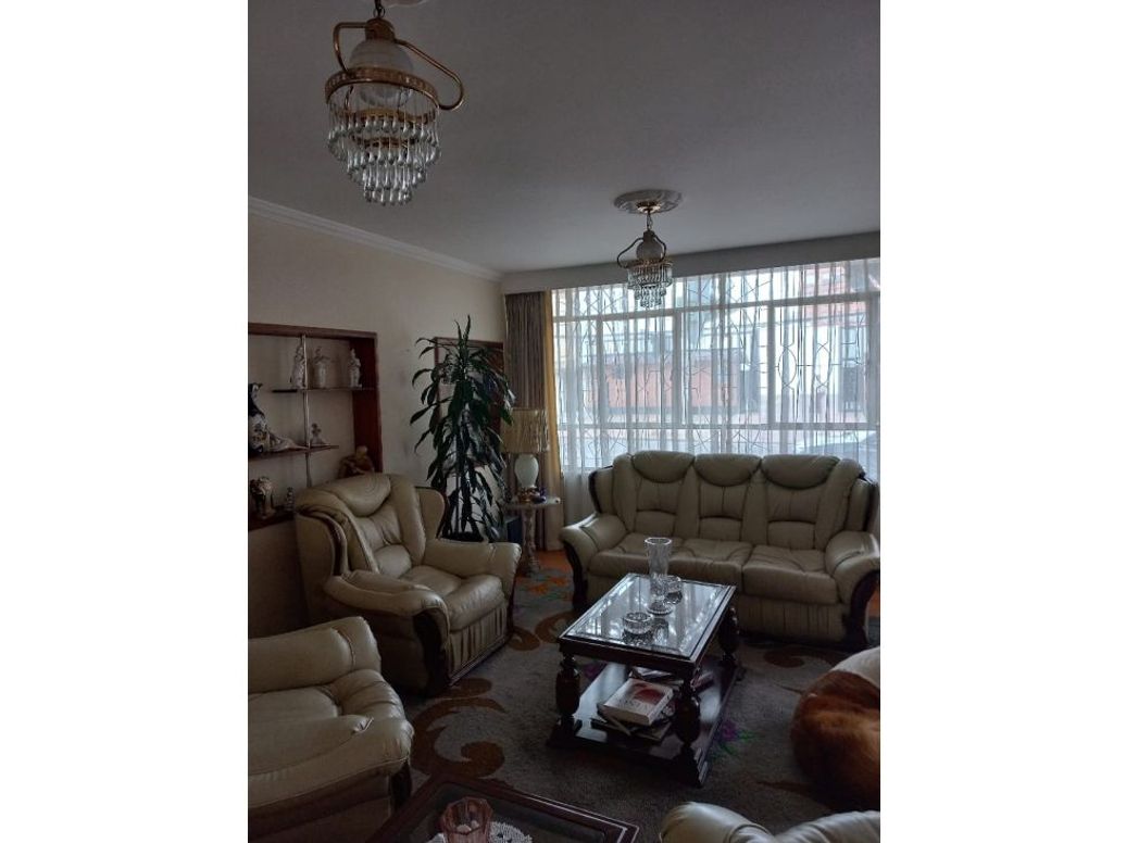 Casa de 5 alcobas en venta en La Soledad, Bogotá, 200 m² · foto 3 de 20