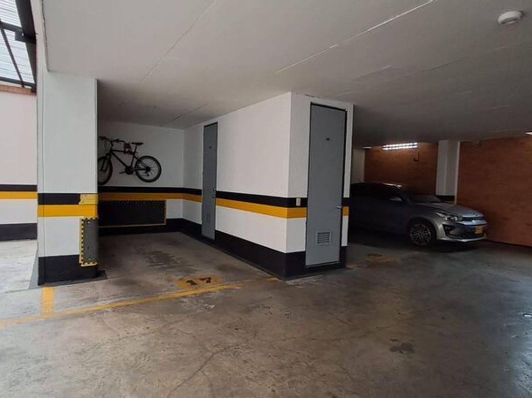 Apartamento de 3 alcobas en venta en Cedritos, Bogotá, 104 m² · foto 12 de 20