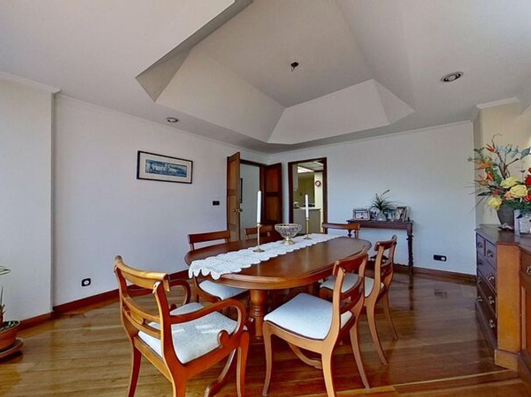 Apartamento de 3 alcobas en venta en Santa Barbara Central, Bogotá, 218 m² · foto 6 de 20