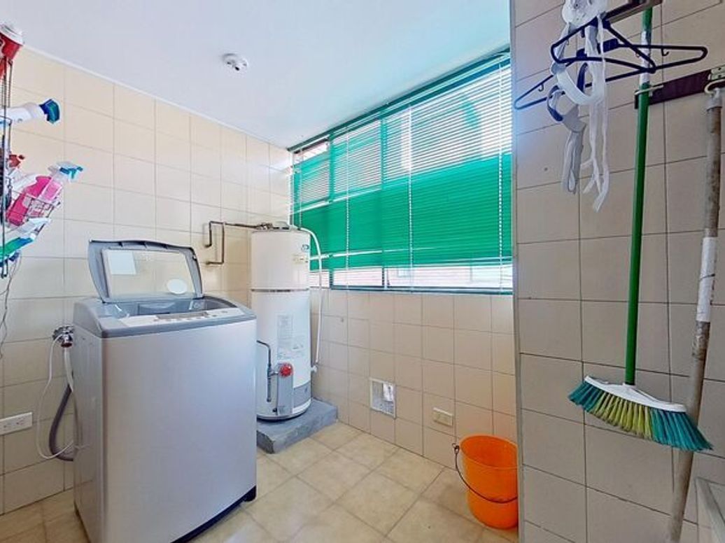 Apartamento de 3 alcobas en venta en Santa Barbara Central, Bogotá, 218 m² · foto 10 de 20