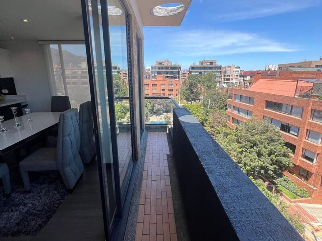 Apartamento de 3 alcobas en venta en San Patricio, Bogotá, 135 m² · foto 2 de 20