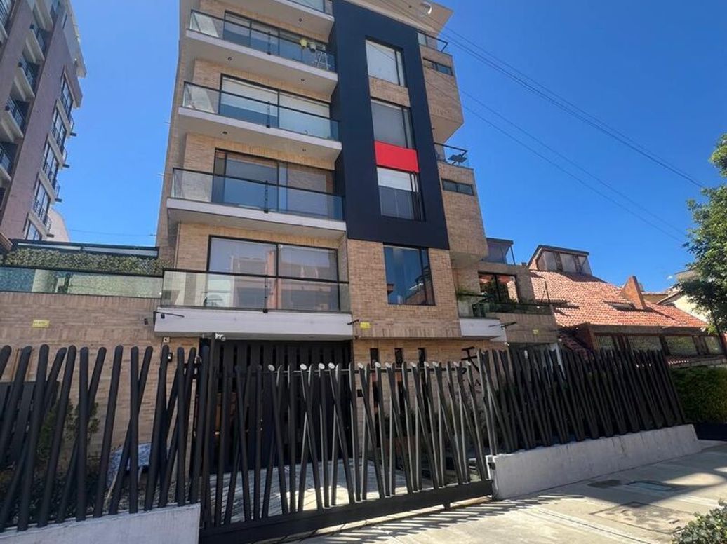 Apartamento de 3 alcobas en venta en San Patricio, Bogotá, 135 m² · foto 3 de 20