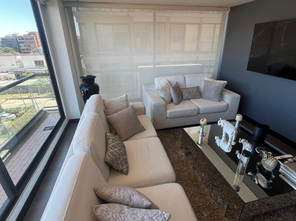 Apartamento de 3 alcobas en venta en San Patricio, Bogotá, 135 m² · foto 4 de 20