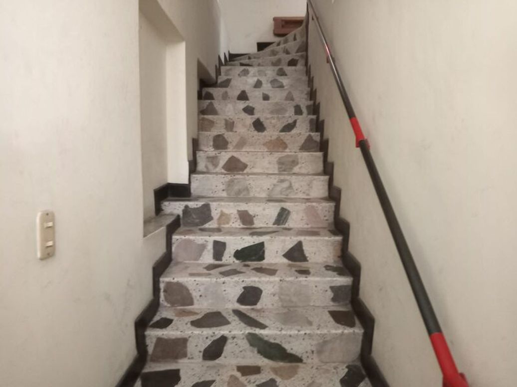 Casa de 5 alcobas en venta en La Estrada, Bogotá, 280 m² · foto 3 de 18