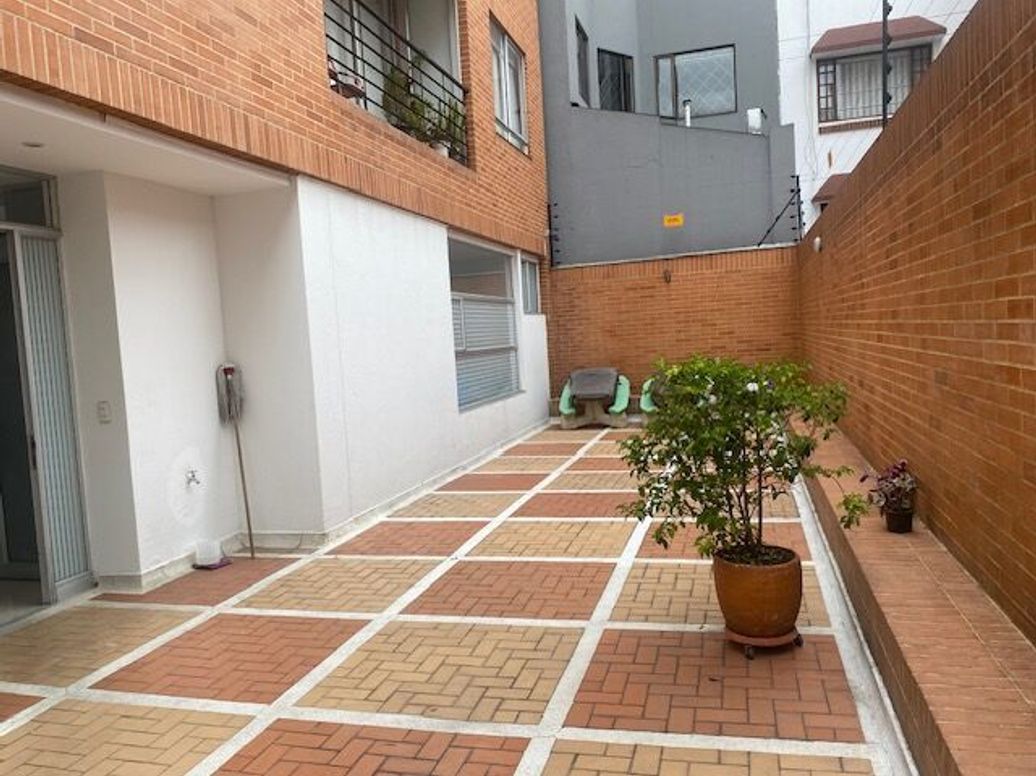 Apartaestudio en venta en El Batan, Bogotá, 42 m² · foto 18 de 20