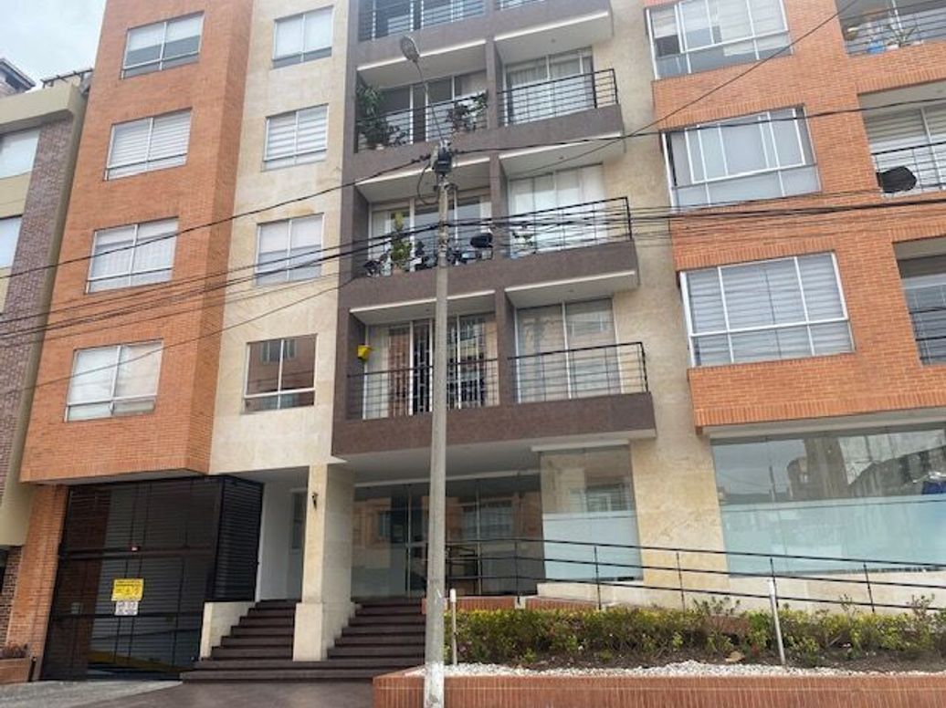 Apartaestudio en venta en El Batan, Bogotá, 42 m² · foto 3 de 20