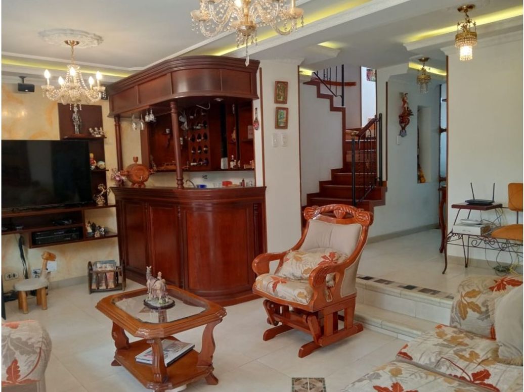 Casa de 4 alcobas en venta en Usaquén, Bogotá, 274 m² · foto 3 de 20