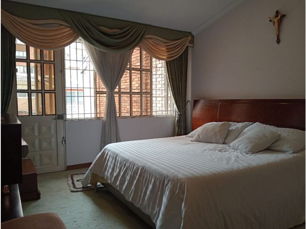 Casa de 4 alcobas en venta en Usaquén, Bogotá, 274 m² · foto 14 de 20
