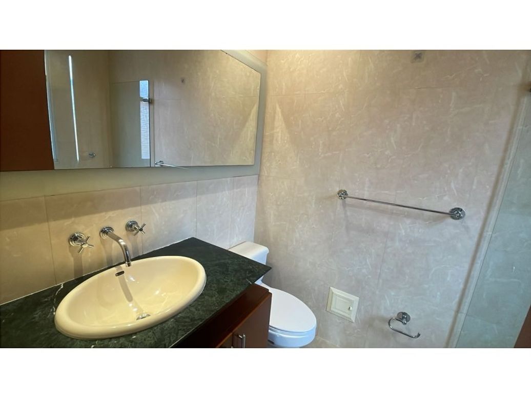 Apartamento de 2 alcobas en venta en Chicó Navarra, Bogotá, 86 m² · foto 16 de 20