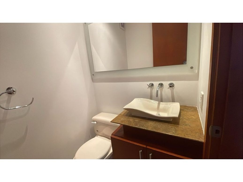 Apartamento de 2 alcobas en venta en Chicó Navarra, Bogotá, 86 m² · foto 2 de 20