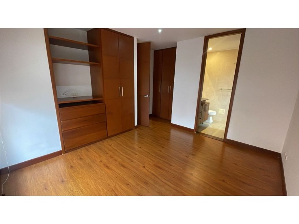 Apartamento de 2 alcobas en venta en Chicó Navarra, Bogotá, 86 m² · foto 12 de 20