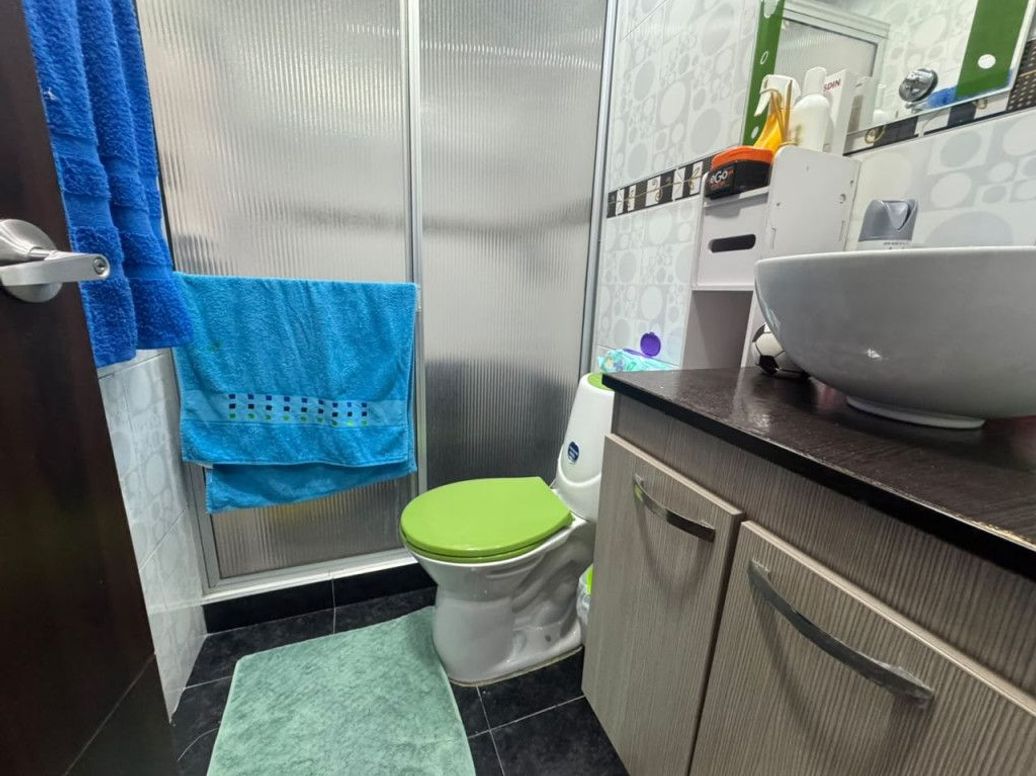 Apartamento de 3 alcobas en venta en El Vergel, Bogotá, 60 m² · foto 5 de 16