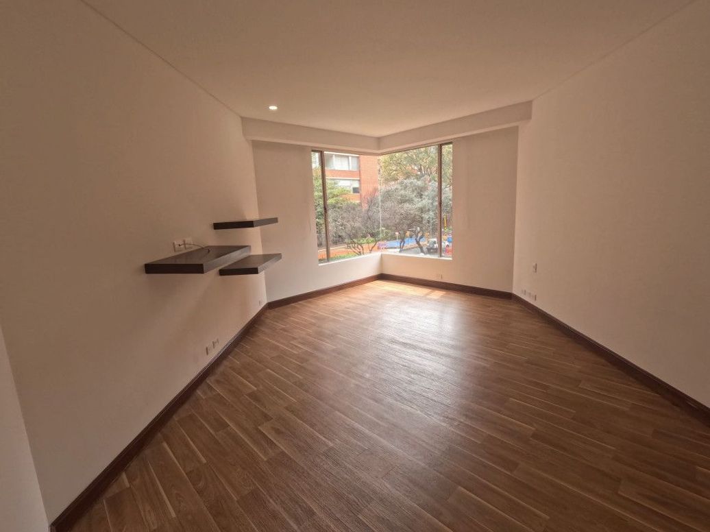 Apartamento de 4 alcobas en venta en El Retiro, Bogotá, 277 m² · foto 14 de 20
