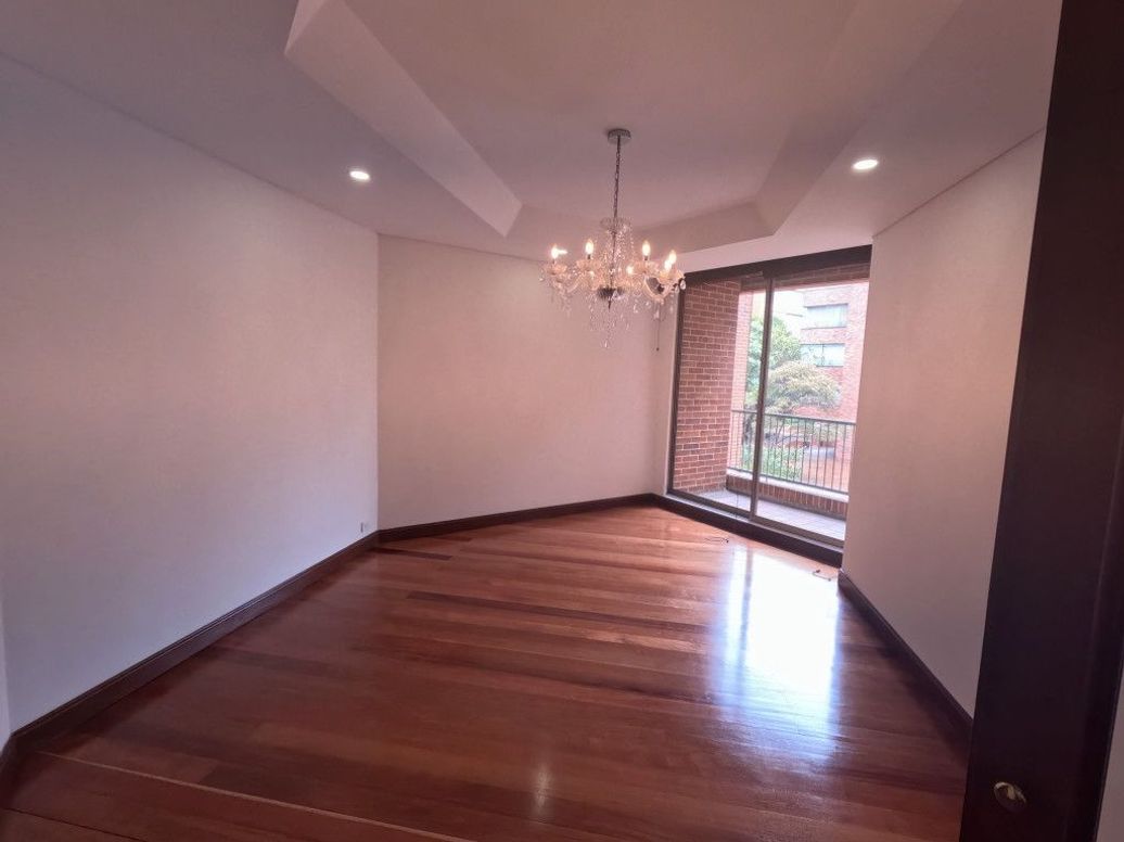 Apartamento de 4 alcobas en venta en El Retiro, Bogotá, 277 m² · foto 4 de 20
