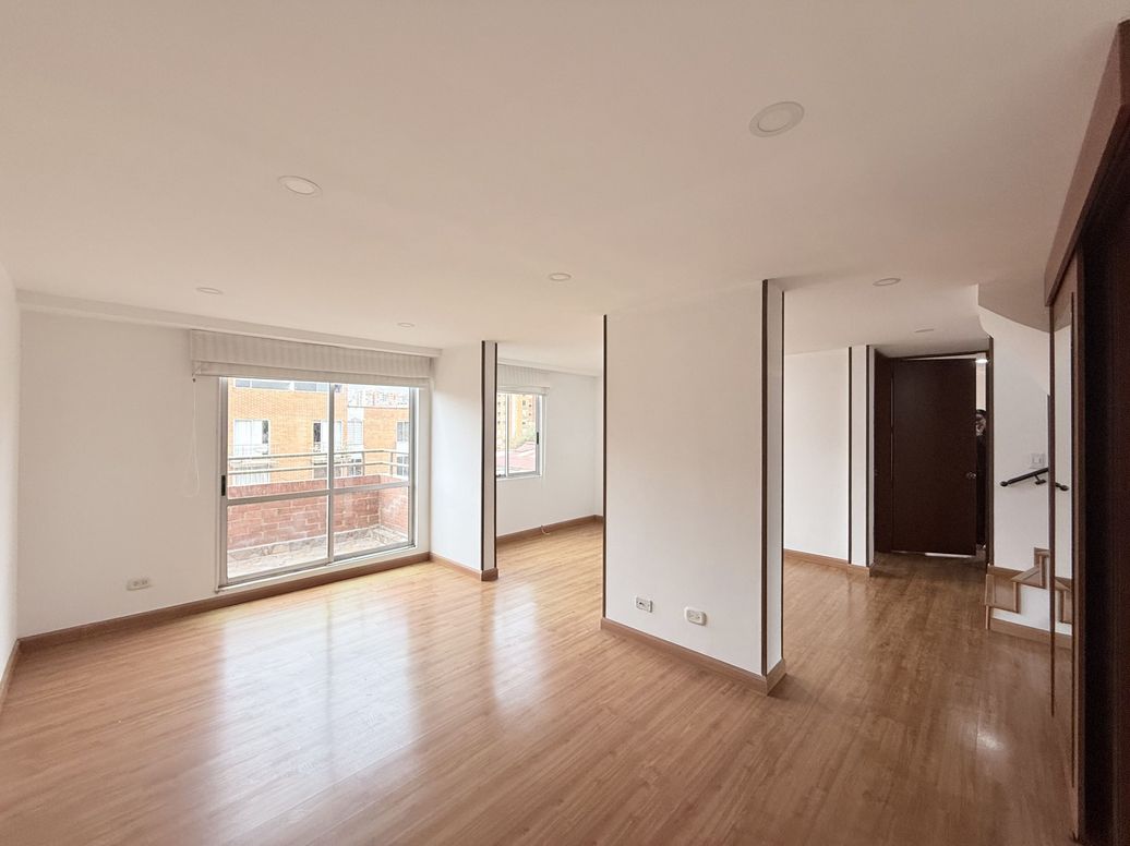Apartamento de 3 alcobas en venta en San Antonio Nor - Occidental, Bogotá, 129 m² · foto 2 de 20