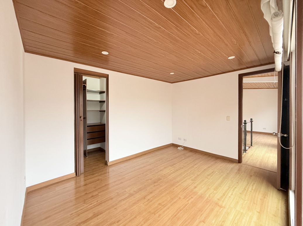 Apartamento de 3 alcobas en venta en San Antonio Nor - Occidental, Bogotá, 129 m² · foto 13 de 20