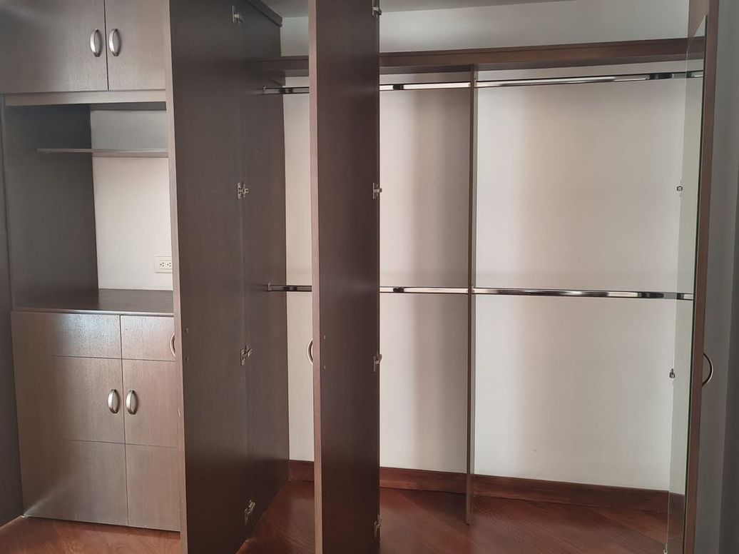 Apartamento de 3 alcobas en venta en Santa Barbara Occidental, Bogotá, 138 m² · foto 15 de 18