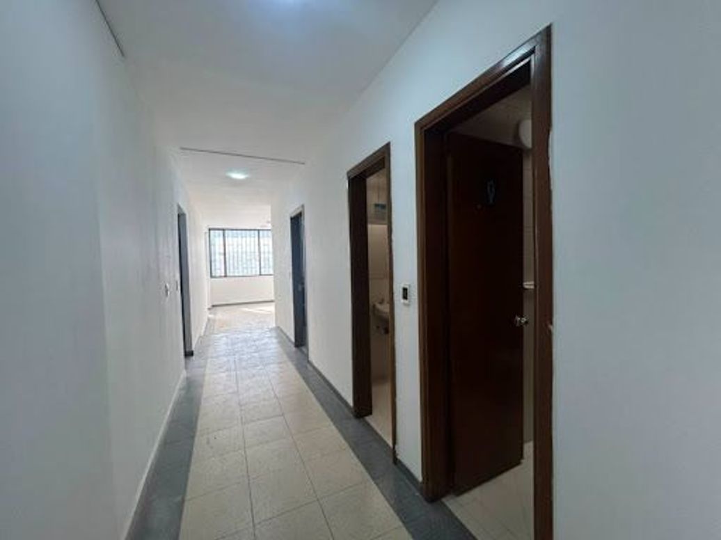 Casa de 6 alcobas en venta en Centro Nariño, Bogotá, 675 m² · foto 3 de 20