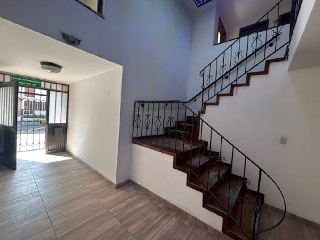 Casa de 6 alcobas en venta en Centro Nariño, Bogotá, 675 m² · foto 10 de 20