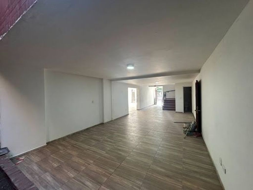 Casa de 6 alcobas en venta en Centro Nariño, Bogotá, 675 m² · foto 4 de 20