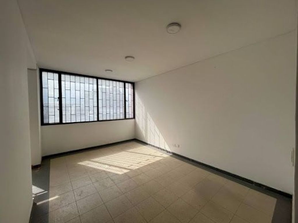 Casa de 6 alcobas en venta en Centro Nariño, Bogotá, 675 m² · foto 5 de 20