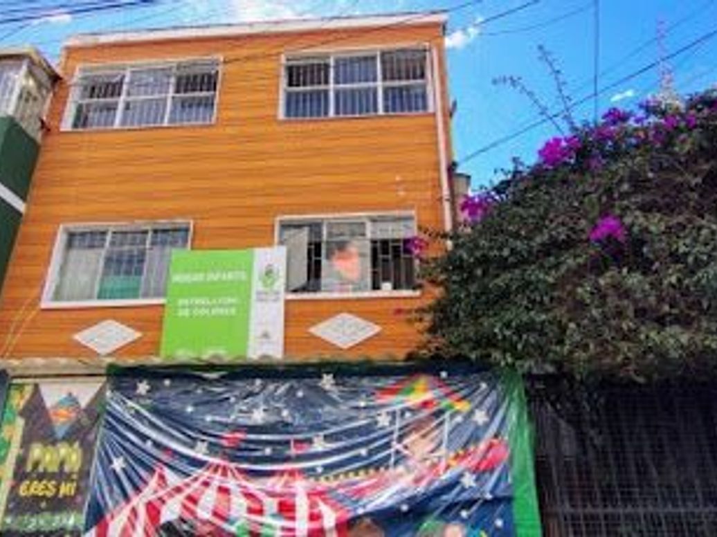 Casa de 5 alcobas en venta en Nuevo Kennedy, Bogotá, 367 m² · foto 5 de 17