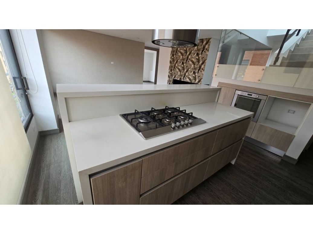 Apartamento de 2 alcobas en venta en Santa Barbara, Bogotá, 123 m² · foto 9 de 15