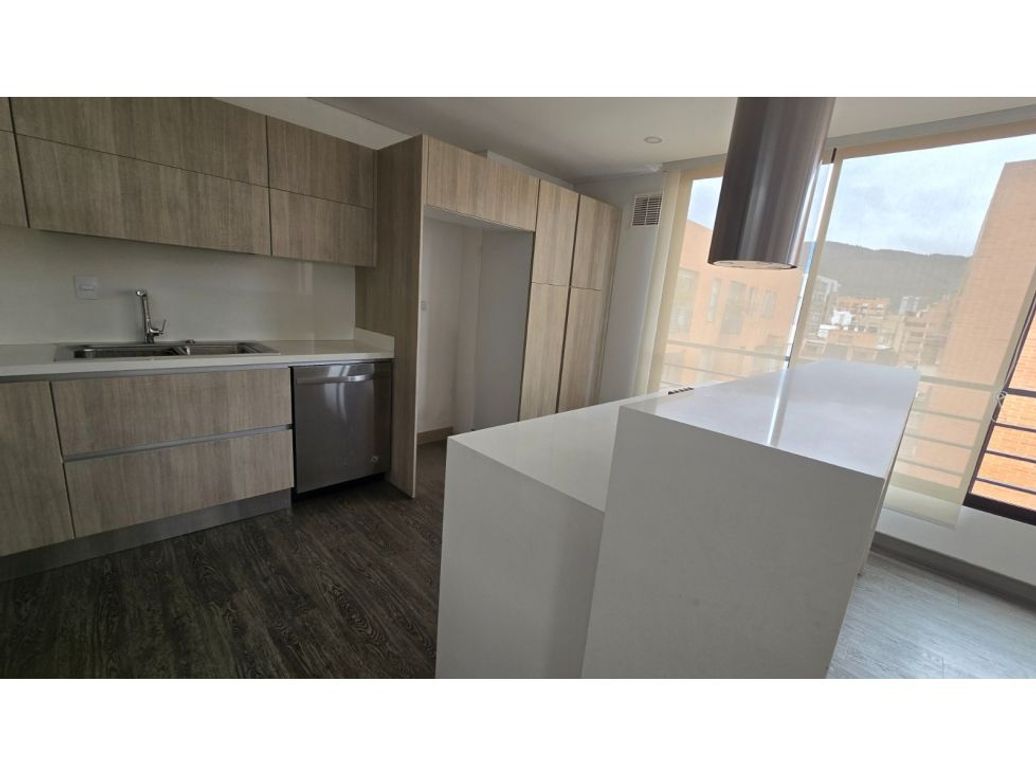 Apartamento de 2 alcobas en venta en Santa Barbara, Bogotá, 123 m² · foto 8 de 15