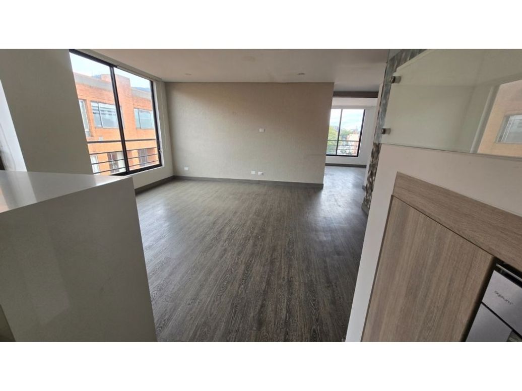 Apartamento de 2 alcobas en venta en Santa Barbara, Bogotá, 123 m² · foto 10 de 15