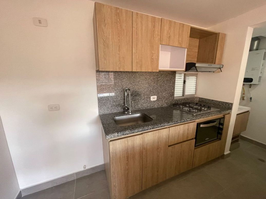 Apartamento de 3 alcobas en venta en El Dorado, Bogotá, 75 m² · foto 8 de 20