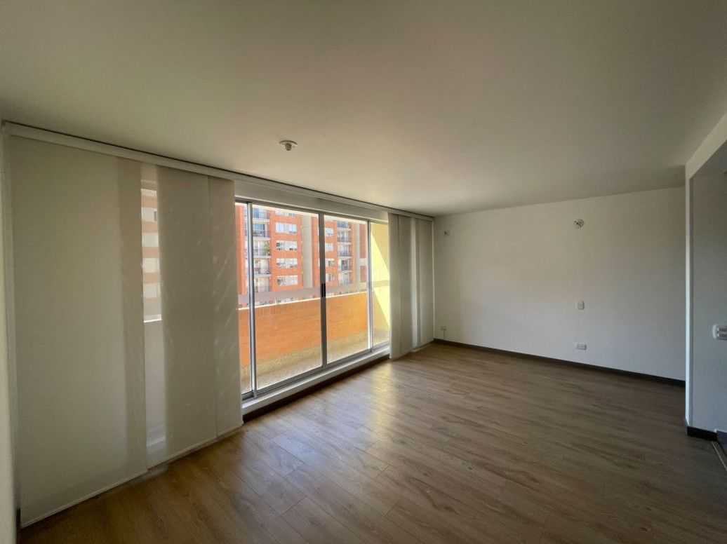 Apartamento de 3 alcobas en venta en El Dorado, Bogotá, 75 m² · foto 3 de 20