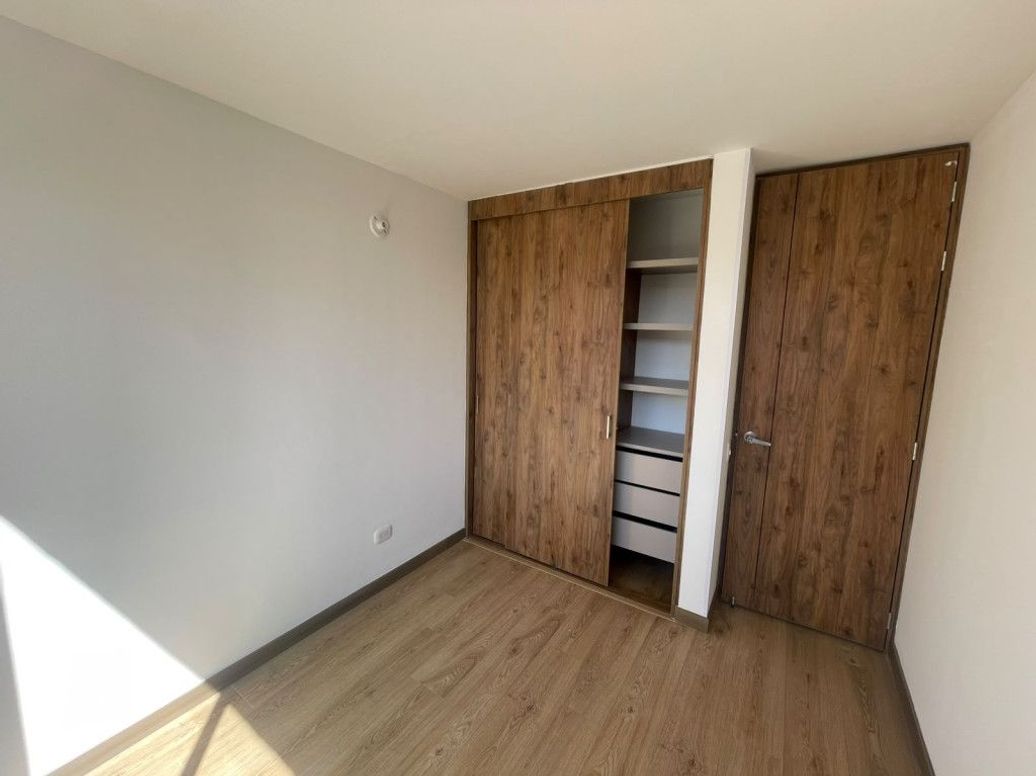 Apartamento de 3 alcobas en venta en El Dorado, Bogotá, 75 m² · foto 12 de 20