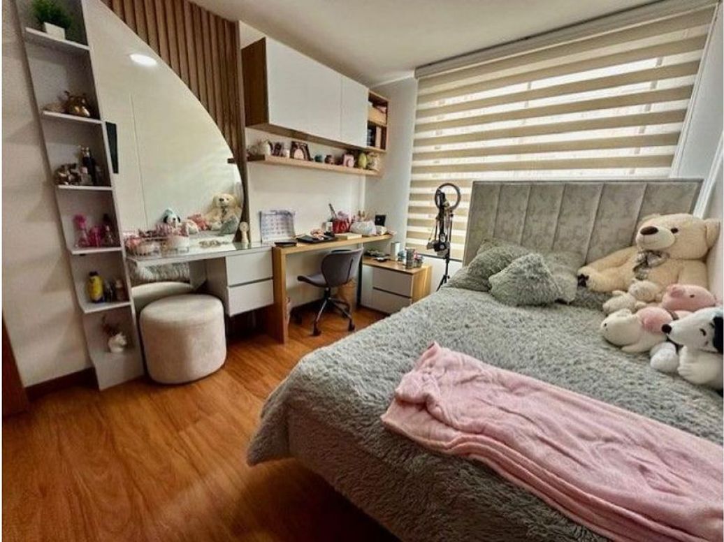 Casa de 4 alcobas en venta en Lago Cordoba, Bogotá, 199 m² · foto 10 de 18