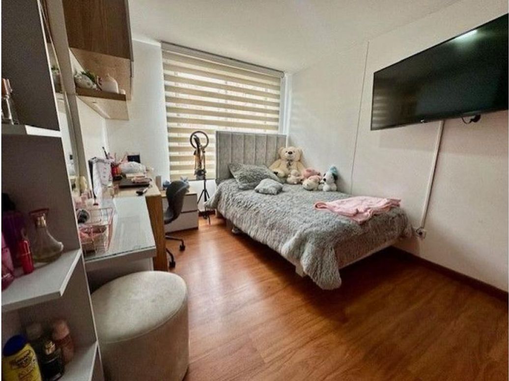 Casa de 4 alcobas en venta en Lago Cordoba, Bogotá, 199 m² · foto 11 de 18