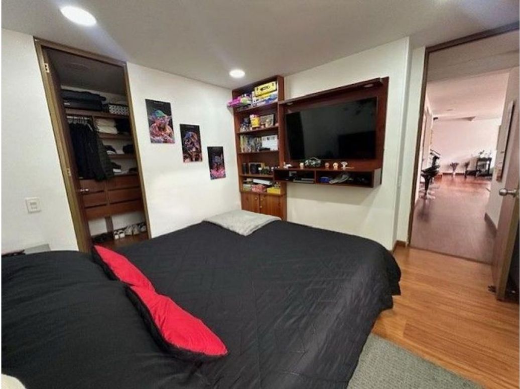 Casa de 4 alcobas en venta en Lago Cordoba, Bogotá, 199 m² · foto 8 de 18