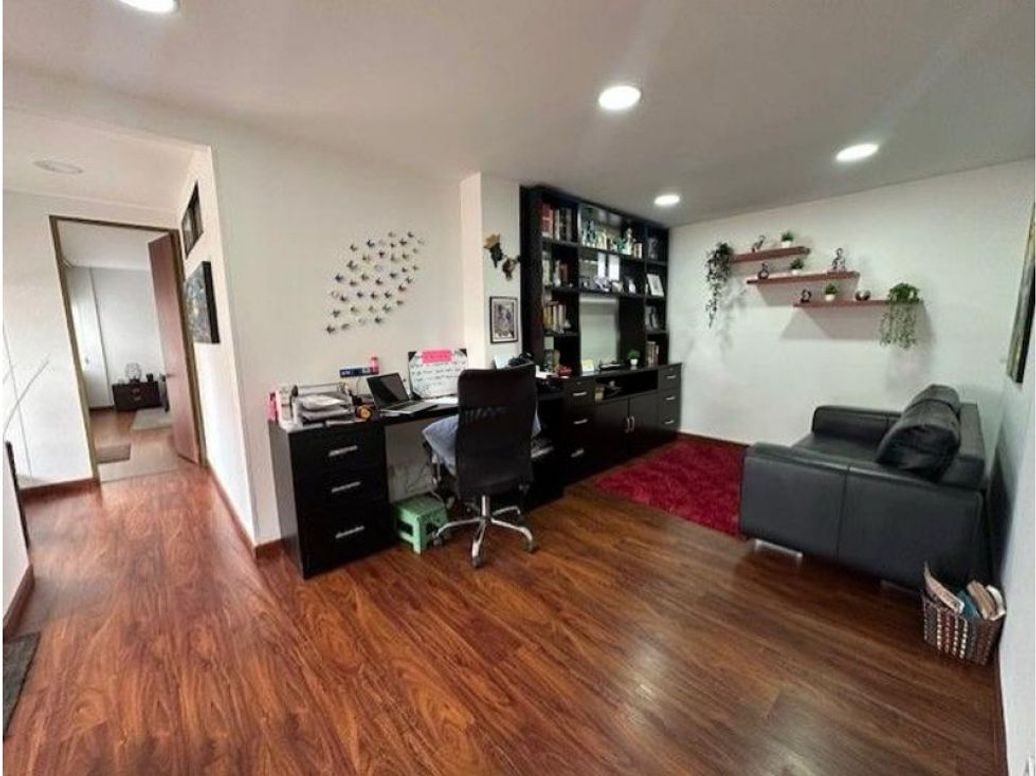Casa de 4 alcobas en venta en Lago Cordoba, Bogotá, 199 m² · foto 5 de 18