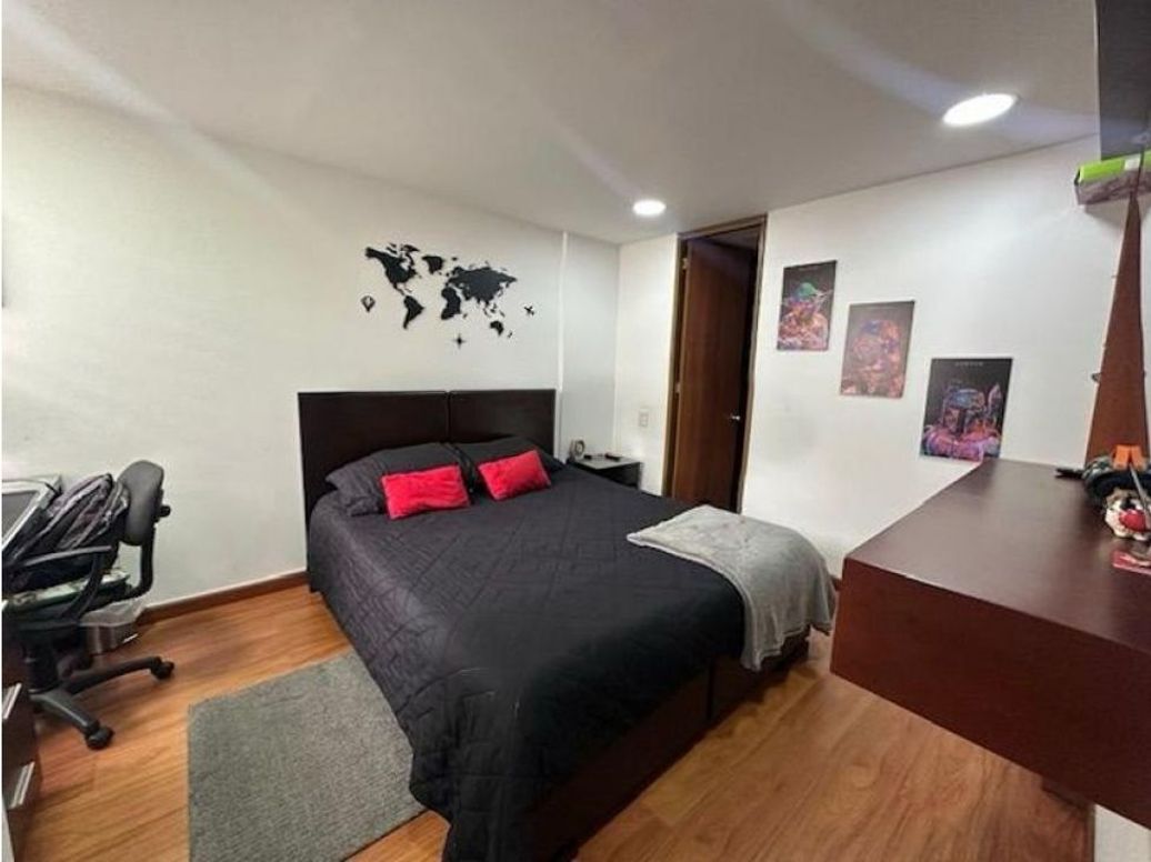 Casa de 4 alcobas en venta en Lago Cordoba, Bogotá, 199 m² · foto 13 de 18