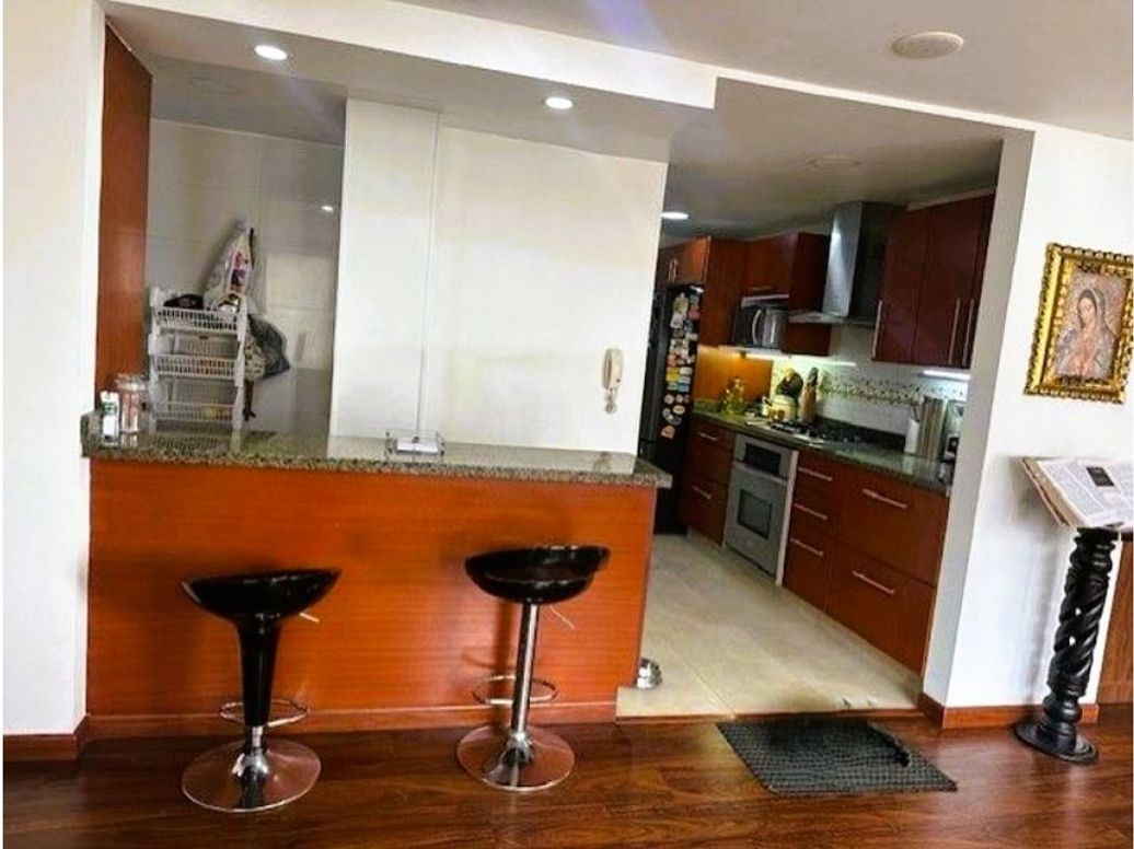 Casa de 4 alcobas en venta en Lago Cordoba, Bogotá, 199 m² · foto 7 de 18