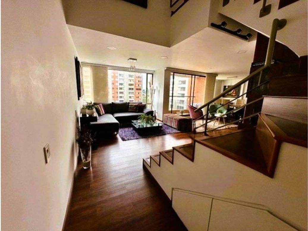 Casa de 4 alcobas en venta en Lago Cordoba, Bogotá, 199 m² · foto 2 de 18