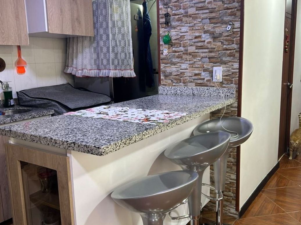 Apartamento de 3 alcobas en venta en Ismael Perdomo, Bogotá, 56 m² · foto 2 de 12