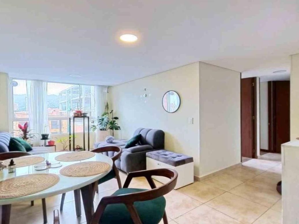 Apartamento de 3 alcobas en venta en Barrancas, Bogotá, 56 m² · foto 2 de 20