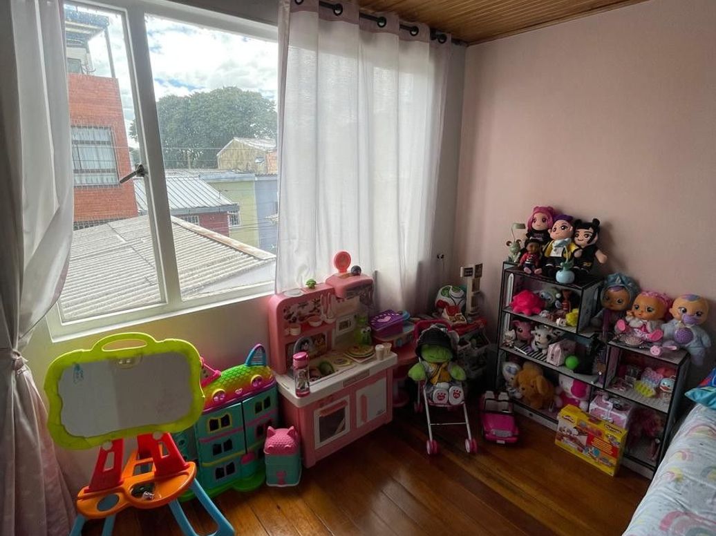 Casa de 6 alcobas en venta en Autopista Medellin, Bogotá, 72 m² · foto 5 de 20